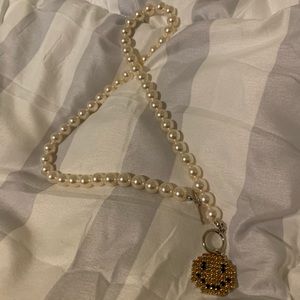 Vintage hollywood pearl necklace